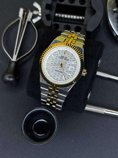 Luxury Men’s Two-Tone Stainless Steel Watch – Gold & Silver